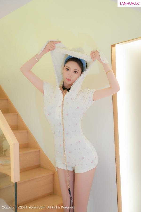   [XiuRen]高清写真图 2024.07.29 No.8930 小波多 丝袜美腿第18张图片